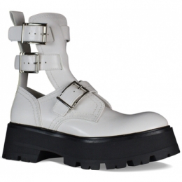 LaarzenMcQAlexanderMcQueen-