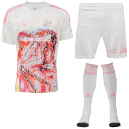 adidasMastersofMadnessRacingPannakoekVoetbaltenueWitOranjeRoze
