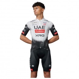 UAETeamEmirates-XRG2025Setfietsshirtfietsbroekset2artikelenvoor