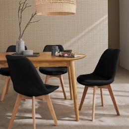 sweeek-Scandinavischebouclstoelmethoutenpotensetvan4