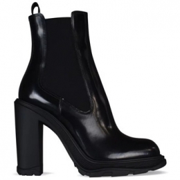 LaarzenMcQAlexanderMcQueen-