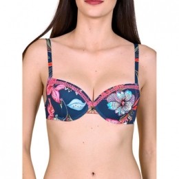 BikiniLiscaZwempaktopJamaica