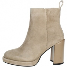 LaarzenManufactureDessaiAA28