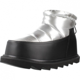 LaarzenUnitednudeZEMBLABUBBLEBOOTIE