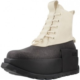 LaarzenUnitednudeROKOPATROLBOOT