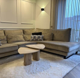 Eikenhoutendriehoekigesalontafelsetvan2Amelia