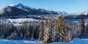 AchtergronddoekWinterDorp150x75cmkersthuisjeMyVillage-Myvillage