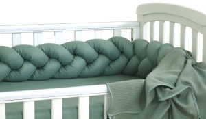 MamaLoesAmyPureStonegreen210cmBraidedBedbumper