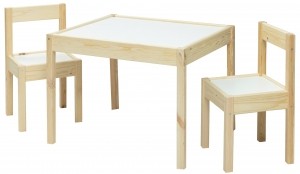 BabyGoHoutenKindertafelmet2Stoeltjes