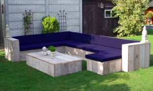 SteigerhoutenloungesetMelvernmetdichteonderkant