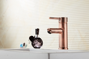 SaniclearCopperwastafelkraanmeteenhendelbedieninggeborsteldkoper
