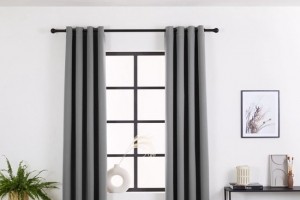 LifaLivingVerduisterendGordijn-ZilverGrijs-Geluidswerend-Ophangringen-300x250cm