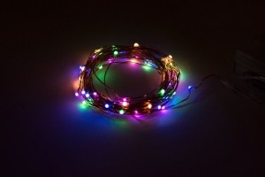 LEDMulticolourFeestverlichtingPrikkabel5MeterWaterdichtIP65Op3xAABatterijen
