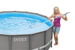 GebogenZwembadborstel-Intex