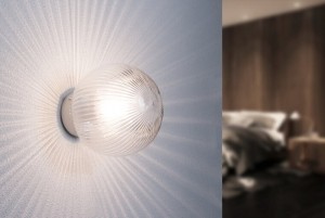 GlazenWandlampGeribbeldRondE27Fitting230mmTransparant