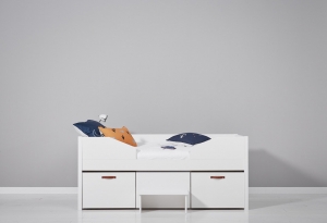 KajuitbedCoolkidsmet2ladesenopstap