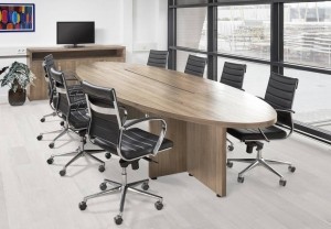 Ovalevergadertafel420X138CMrobsoneiken