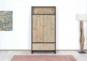 SteigerhoutenkastBadinmetstalenframe