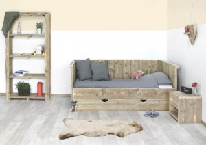 KajuitbedStocktonmetsteigerhoutenachterwand