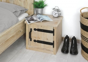 SteigerhoutennachtkastjeLimbometzwartescharnieren