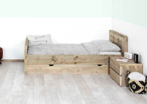 SteigerhoutenbedDestinmethoofdbordenvoeteneind