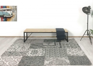 EikenhoutenbankjeBennetmetmetalenonderstel