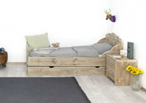 SteigerhoutenbedCapacmetsierlijkhoofdbord