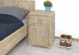 SteigerhoutennachtkastjeLandometdeurbeslag