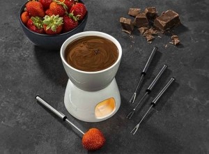 HIChocoladefondue-setvanporselein-MetRVSvorkjes