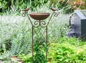 HIVogelvoederbakmetplantensteun-Bruin