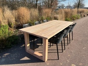 TuintafelFerredouglashoutmethoutenUpoten