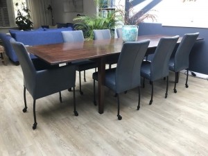 Setvan7lereneetkamerstoelen-metwieltjes-blauwleer-EchtleerModernontdekdeveleLeersoortenenKleurenbijShopX