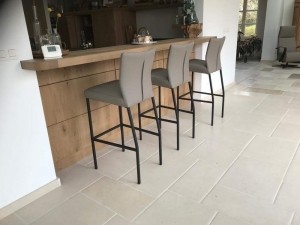 Setvan3lerenbarstoelen-bruinleer-EchtleerModernontdekdeveleLeersoortenenKleurenbijShopX