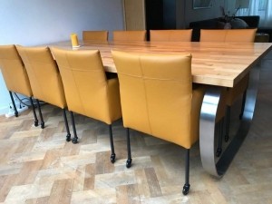 Setvan8lerenkuipeetkamerstoelen-metwieltjes-geelleer-EchtleerModernontdekdeveleLeersoortenenKleurenbijShopX