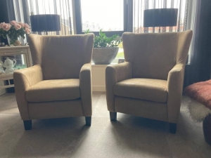 Setvan2lerenoorfauteuilsmethoutenpoten-bruinleer-EchtleerLandelijkontdekdeveleLeersoortenenKleurenbijShopX