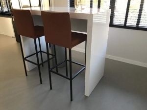 Setvan2lerenbarstoelen-bruinleer-EchtleerModernontdekdeveleLeersoortenenKleurenbijShopX