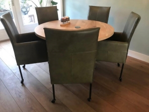 Setvan5lereneetkamerstoelen-metwieltjesenhogerug-groenleer-EchtleerModernontdekdeveleLeersoortenenKleurenbijShopX