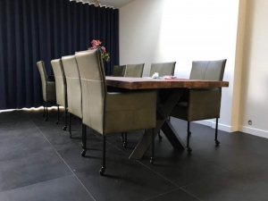 Setvan8lereneetkamerstoelen-metwieltjesenhogerug-groenleer-EchtleerModernontdekdeveleLeersoortenenKleurenbijShopX