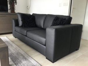 Leren25-zitsbanklerenkussenenhoutenpoten-zwartleer-EchtleerModernontdekdeveleLeersoortenenKleurenbijShopX