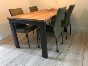 Setvan4lereneetkamerstoelen-metwieltjes-groenleer-EchtleerModernontdekdeveleLeersoortenenKleurenbijShopX