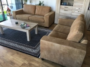 Setvan2lerenbankenmethoutenpoten-bruinleer-EchtleerModernontdekdeveleLeersoortenenKleurenbijShopX