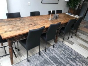 Setvan8lereneetkamerstoelen-metwieltjes-zwartleer-EchtleerModernontdekdeveleLeersoortenenKleurenbijShopX