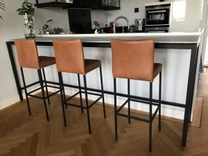 Setvan3lerenbarstoelen-bruinleer-EchtleerModernontdekdeveleLeersoortenenKleurenbijShopX