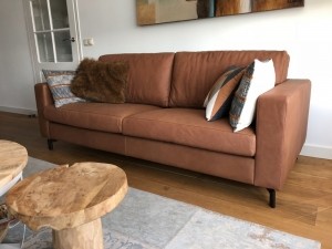 Leren3-zitsbankmetstalenpoten-bruinleer-EchtleerModernontdekdeveleLeersoortenenKleurenbijShopX