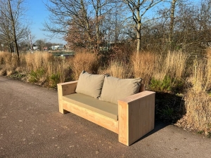 DouglastuinbankAstermetbredearmleuningen