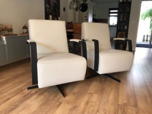 Setvan2lerendraaifauteuilsmetstervoet-crmekleurigleer-EchtleerIndustrieelontdekdeveleLeersoortenenKleurenbijShopX