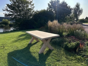 DouglashoutentafelmetkruispotenFleur