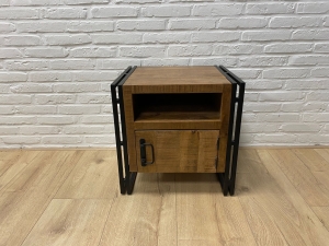 MangohoutennachtkastjeVisemetstaalendeur