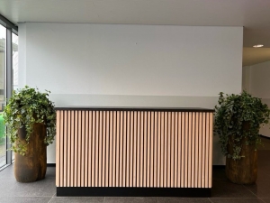 EikenhoutentoonbankEllenmetakoestischepaneel