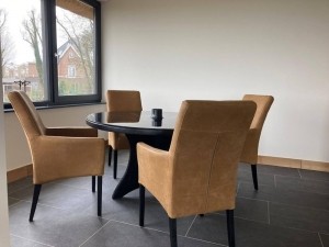 Setvan4lereneetkamerstoelen-methoutenpoten-bruinleer-EchtleerLandelijkontdekdeveleLeersoortenenKleurenbijShopX